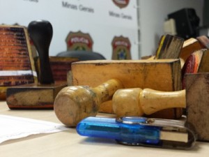 Suspeito de falsificar carimbo ligado à Polícia Federal é preso em BH
