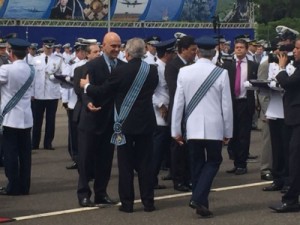 Temer condecora ministros com Ordem da Aeronáutica