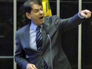 Temer move duas ações contra ex-ministro Cid Gomes, diz assessoria