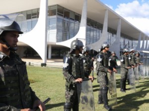 Temer revoga decreto que colocava Forças Armadas nas ruas de Brasília