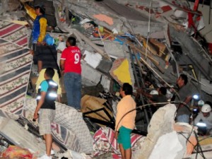 Terremoto de magnitude 7,8 no Equador deixa 77 mortos e 588 feridos