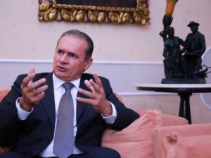 TJCE quer contratar 300 novos servidores para agilizar julgamento de processos