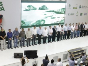 #Todoscontraomosquito: No Cariri, governador e ministro vão às ruas combater o Aedes aegypti