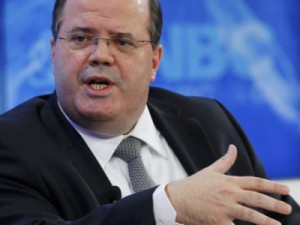 Tombini diz que inflação vai diminuir a partir de abril