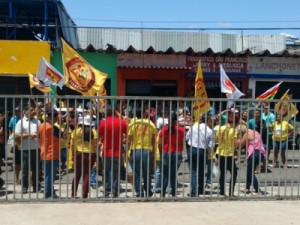 Trabalhadores dos terminais protestam na prefeitura de Fortaleza