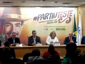 Tratamento contra HIV com antirretrovirais cresce 30% em 2014