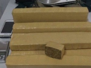 Trio é preso após esconder maconha em carro e em geladeira no Ceará