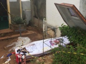 Túmulo é violado e corpo de mulher é estuprado no Ceará