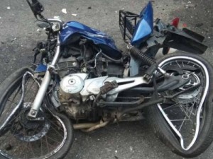 Um homem morto e duas mulheres feridas em grave acidente em Aurora