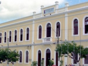 Universitários são assaltados dentro de sala de aula em Sobral, no Ceará