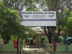 Universitários sofrem arrastão em frente à universidade em Quixadá