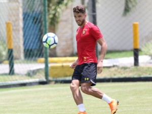 Vasco contrata lateral-direito Claudio Winck, de 24 anos