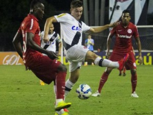 Vasco empata com Inter e mantém jejum no Campeonato Brasileiro