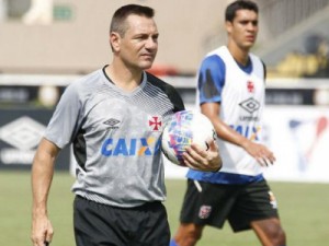 Vasco tenta tirar pressão do clássico contra o Botafogo