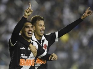 Vasco vence a 1ª com 2 a 1 sobre o Inter no RJ