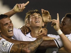 Vasco vence e impede aproximação do Grêmio ao líder Corinthians