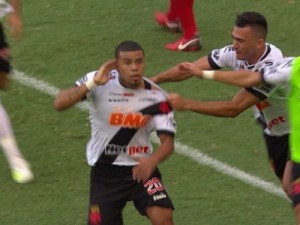 Vasco vence o Bangu e jogará a final do Carioca com o Flamengo