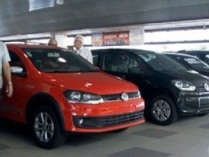 Venda de carros tem pior fevereiro desde 2008, diz Fenabrave