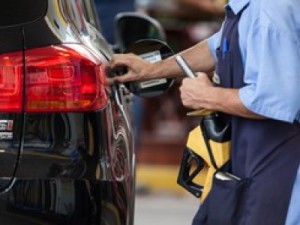 Vendas de gasolina sobem 7,1% no Brasil em 2014, diz ANP