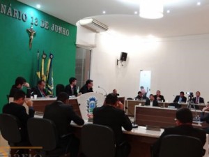 Vereadores cobram da prefeitura muitas ações e serviços públicos em Barbalha