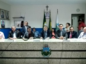 Vereadores e diretores de Hospitais de Barbalha participam de reunião na Câmara do Crato