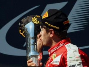 Vettel ganha na Hungria e líder Hamilton tem sorte para bater Rosberg