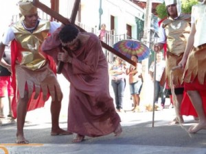 Via-Sacra emociona barbalhenses do Alto do Rosário à Matriz