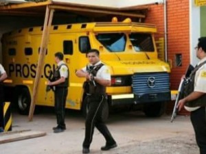 Vigilante de carro-forte poderá trabalhar com fuzil