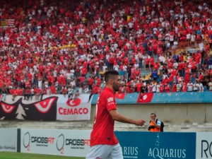 Vila Nova bate o campeão Brasileiro da Série B na estreia do Goiano