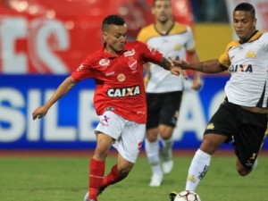 Vila Nova e Criciúma fazem jogo movimentado, mas empatam sem gols