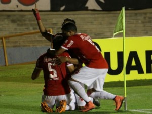 Vila Nova supera Tupi-MG e volta vencer após três jogos na Série B