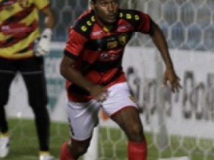 Vilão na estreia, zagueiro vira herói no empate do Guarani de Juazeiro