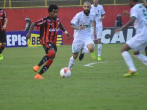 Vitória arranca empate com América-MG no fim e ambos seguem no G4