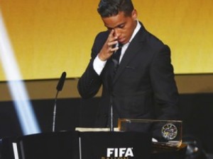 Wendell Lira vence votação popular e leva o Prêmio Puskás de 2015