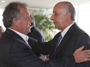 Zico visita CBF e recebe apoio prévio a candidatura à presidência da Fifa