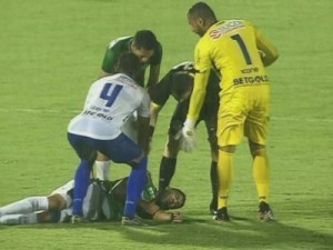 Na raça, Guarani vence Santo André e divide liderança com Corinthians