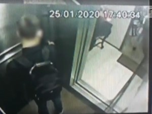 Aposentada cai em golpe e entrega cartões e senhas a criminoso em Fortaleza