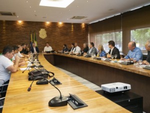 Governo, deputados e associações de militares se reuném para reestruturação salarial