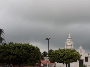 Funceme registra chuvas em mais de 100 cidades do Ceará entre domingo e segunda