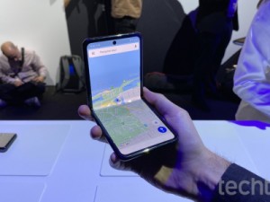 Galaxy Z Flip: dobrável flip da Samsung rivaliza com Motorola Razr