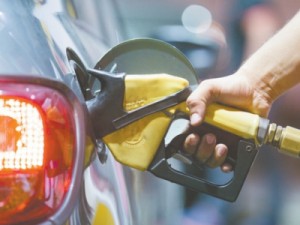 Preço da gasolina no Ceará fica estável no último mês