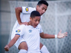 Cruzeiro fez acordo de pagamento de comissão a agente por garoto de 14 anos; operação é proibida pela Fifa