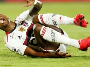 De igual para igual: Flamengo busca virada, mas cede empate ao Del Valle no fim