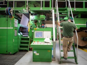 Década perdida: por que, mesmo com juro baixo e dólar alto, a indústria brasileira continua em recessão?