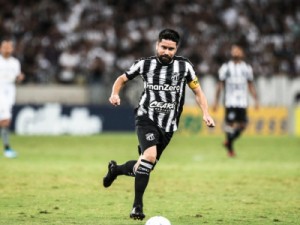 Com time alternativo, Ceará enfrenta o Caucaia pelo Estadual