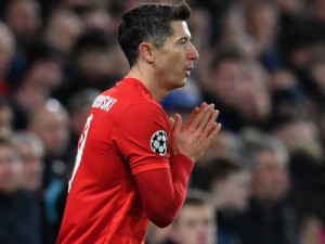 Artilheiro da Champions, Lewandowski sofre fratura e desfalca Bayern por quatro semanas