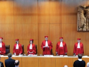 Suprema corte da Alemanha permite suicídio assistido