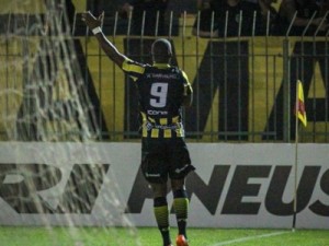 Voltaço estreia na Taça Rio com vitória sobre o Macaé, no Raulino de Oliveira