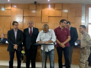 Acordo que põe fim ao motim dos PMs no Ceará é assinado em Fortaleza