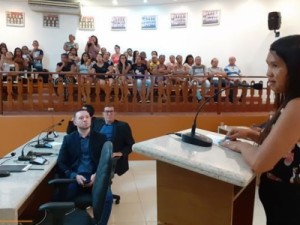 Mães de crianças protestam na Câmara contra Escola de Tempo Integral da Prefeitura